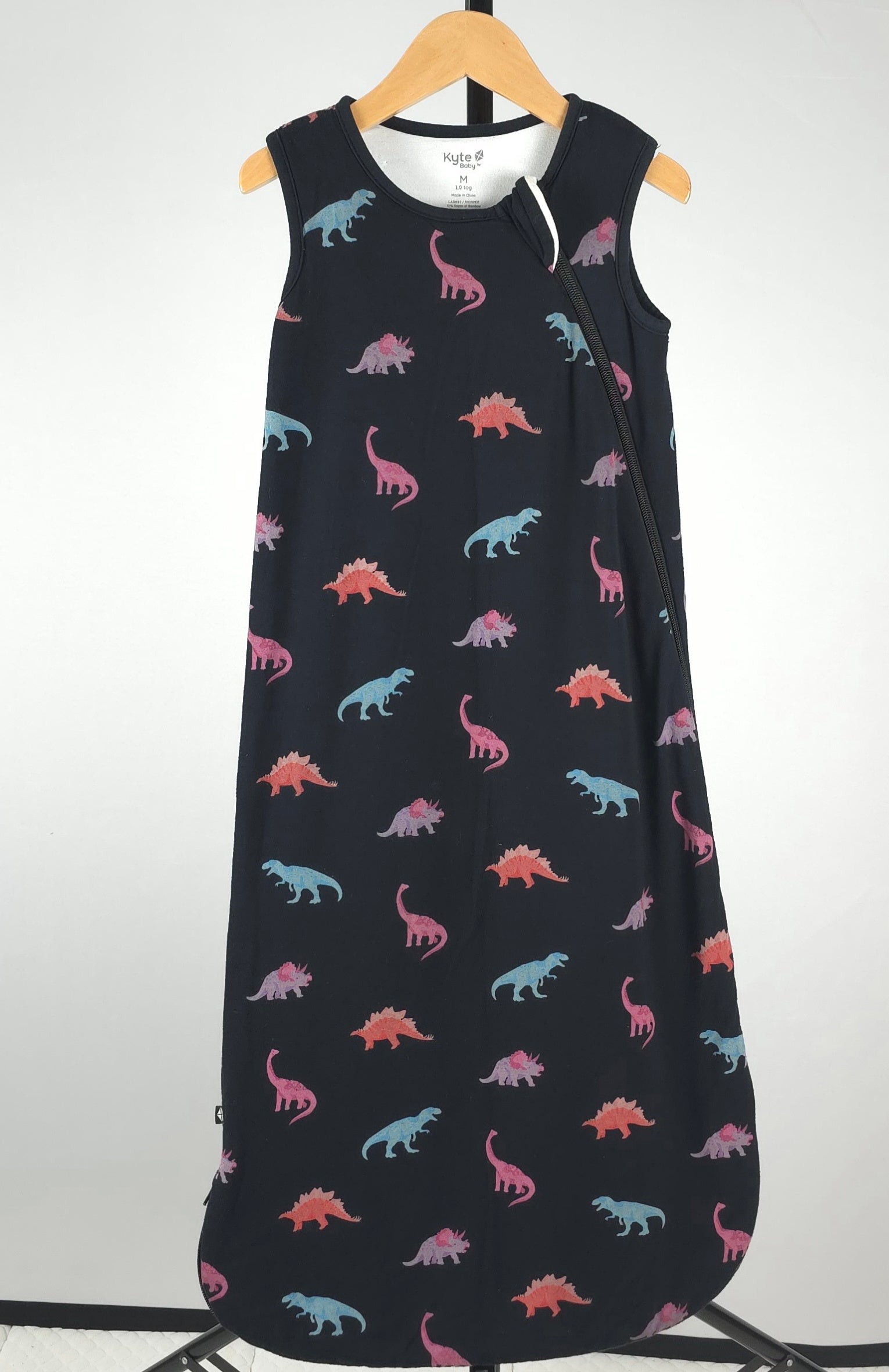 Kyte Baby Bamboo Sleep Bag – Dinosaur Print | Medium | 1.0 TOG