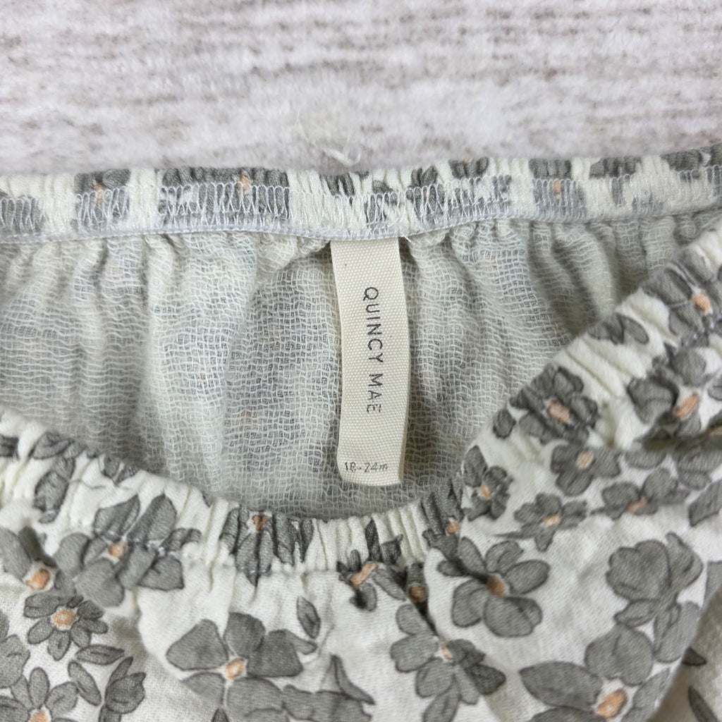 Quincy Mae dress size label 18-24 months