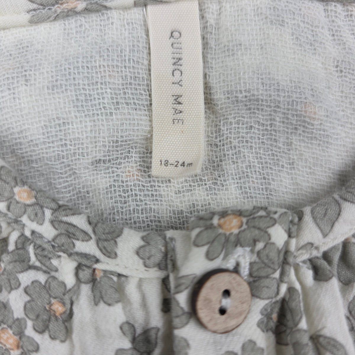 Quincy Mae 100 percent organic cotton fabric label